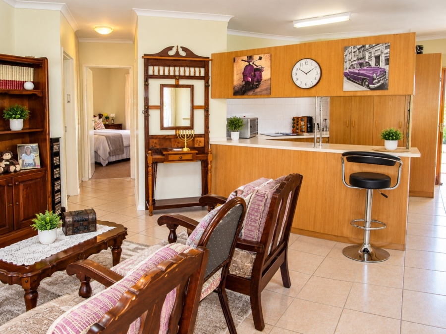 2 Bedroom Property for Sale in Langenhovenpark Free State